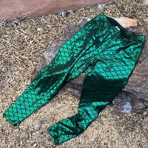 metallic mermaid fin leggings